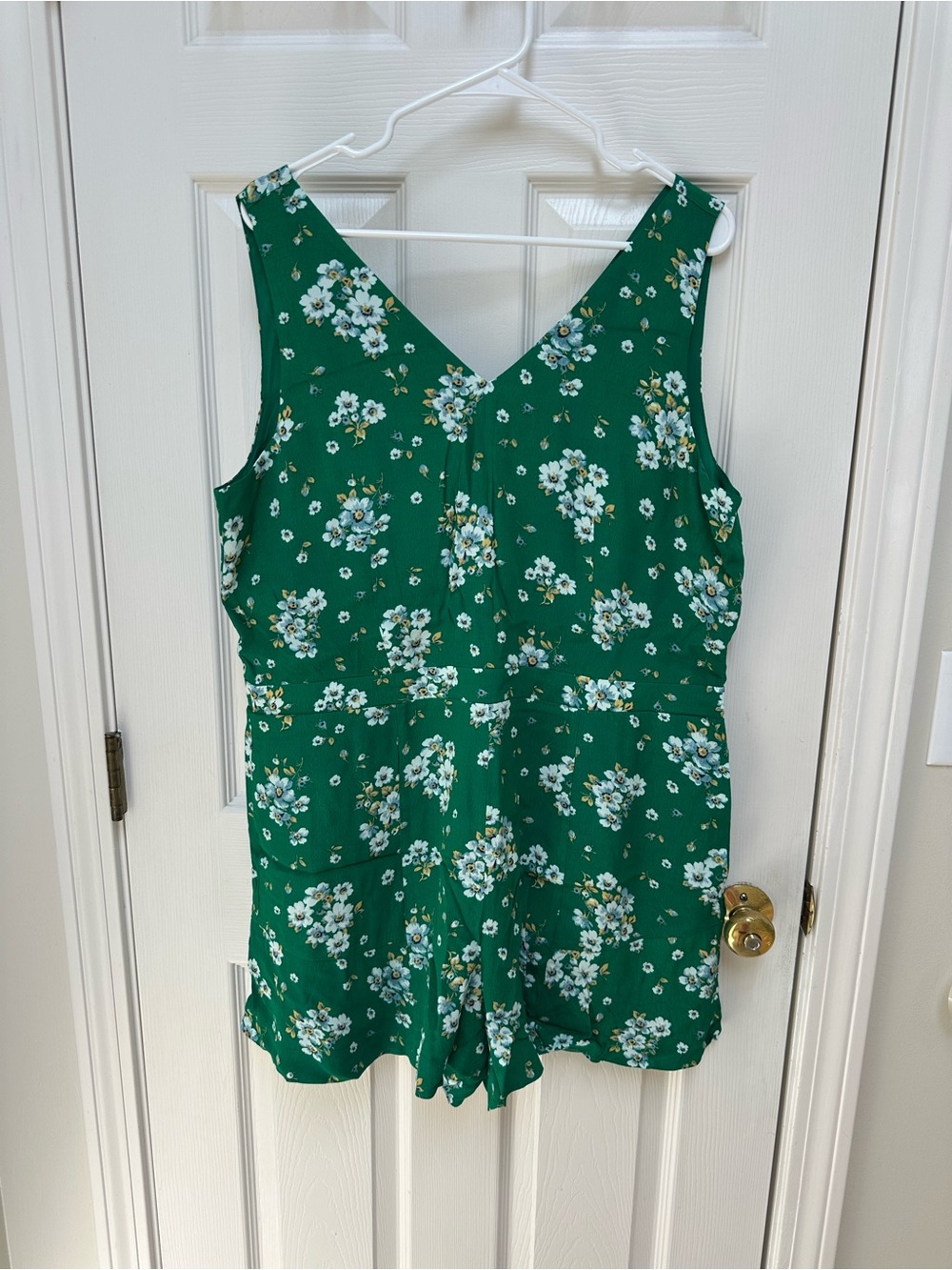 NWT Loft Floral Green V-Neck Sleeveless Women’s Romper